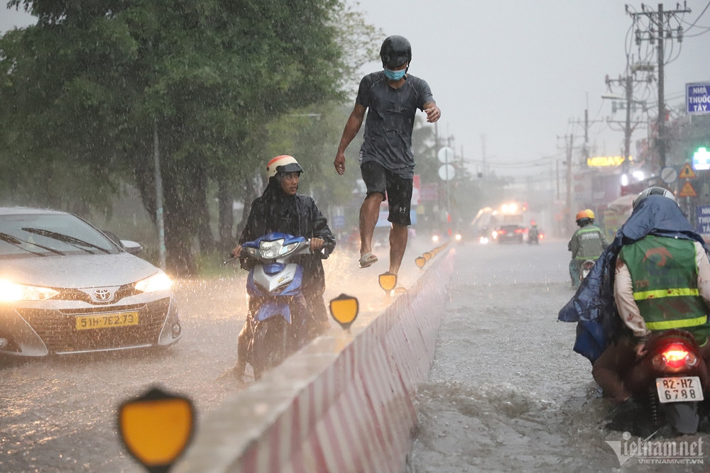 Dự báo thời tiết 31/8: Nam Tây Nguyên, Đông Nam Bộ mưa lớn, có nơi 150mm