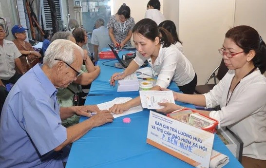 Ministry proposes support to under-75 non-pensioners hinh anh 1