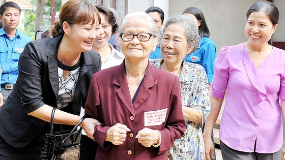 More medical centers for elderly people needed ảnh 1