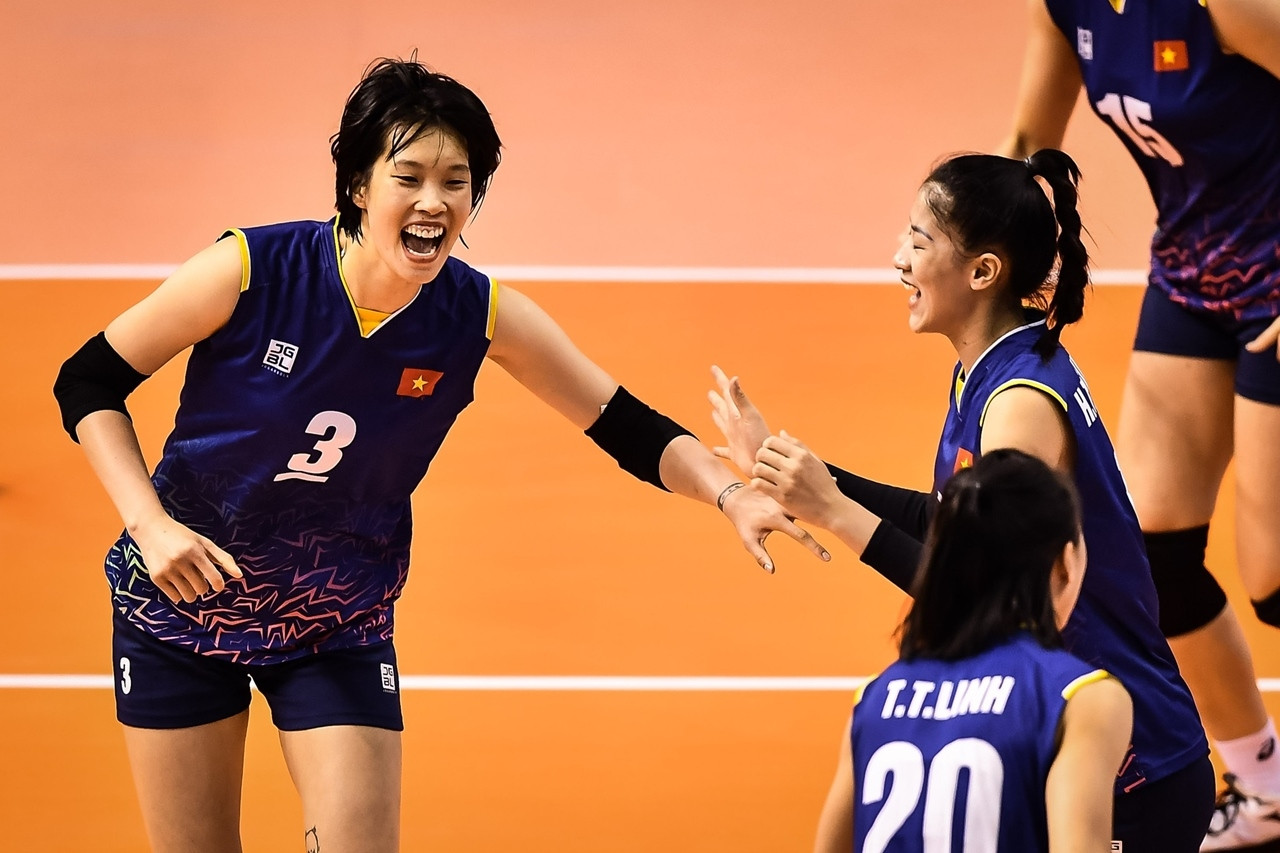 Những khoảnh khắc bóng chuyền nữ Việt Nam lần đầu hạ Hàn Quốc ở giải châu Á