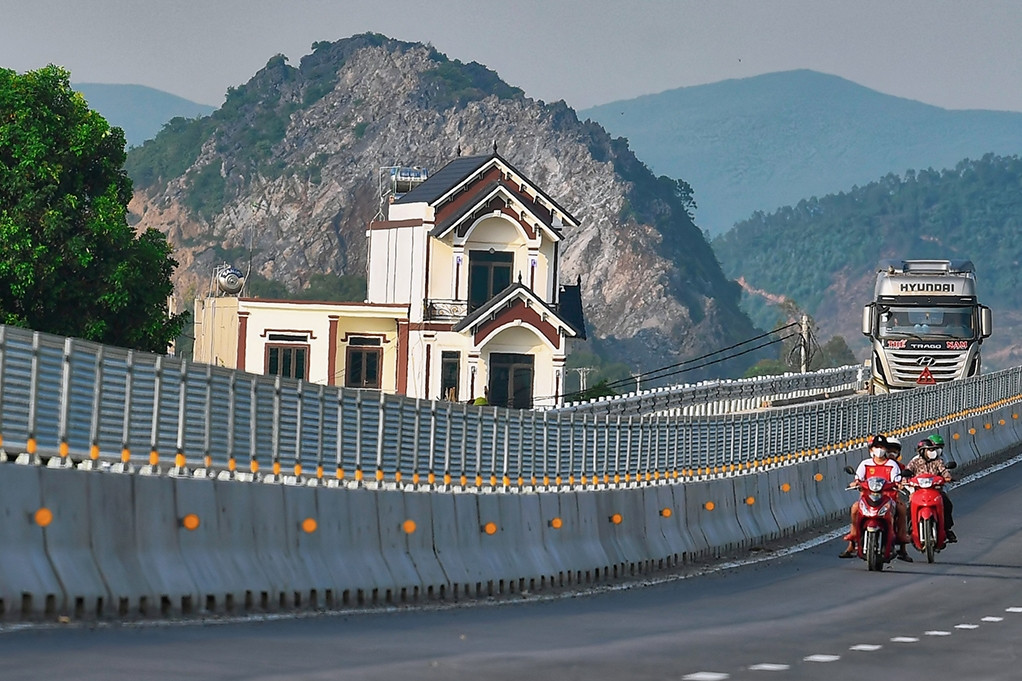 Cao tốc Nghi Sơn - Diễn Châu xuyên qua những 'ngôi làng tỷ phú' ở Nghệ An