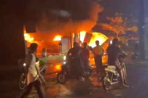 Cháy tiệm sửa xe ở Bình Thuận, 2 người tử vong
