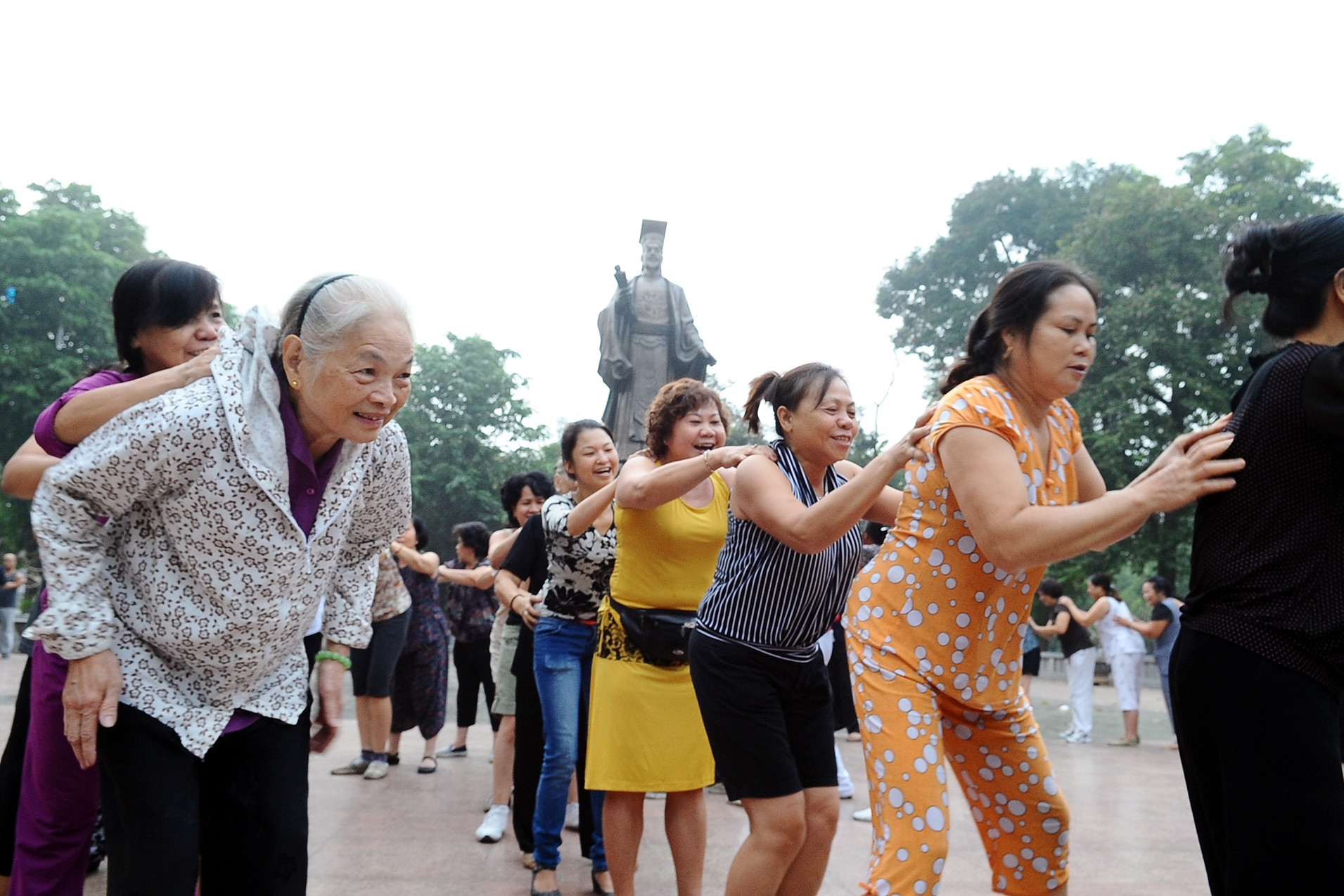 Chính sách mới: Tăng mức trợ cấp cho cán bộ xã già yếu, người có công