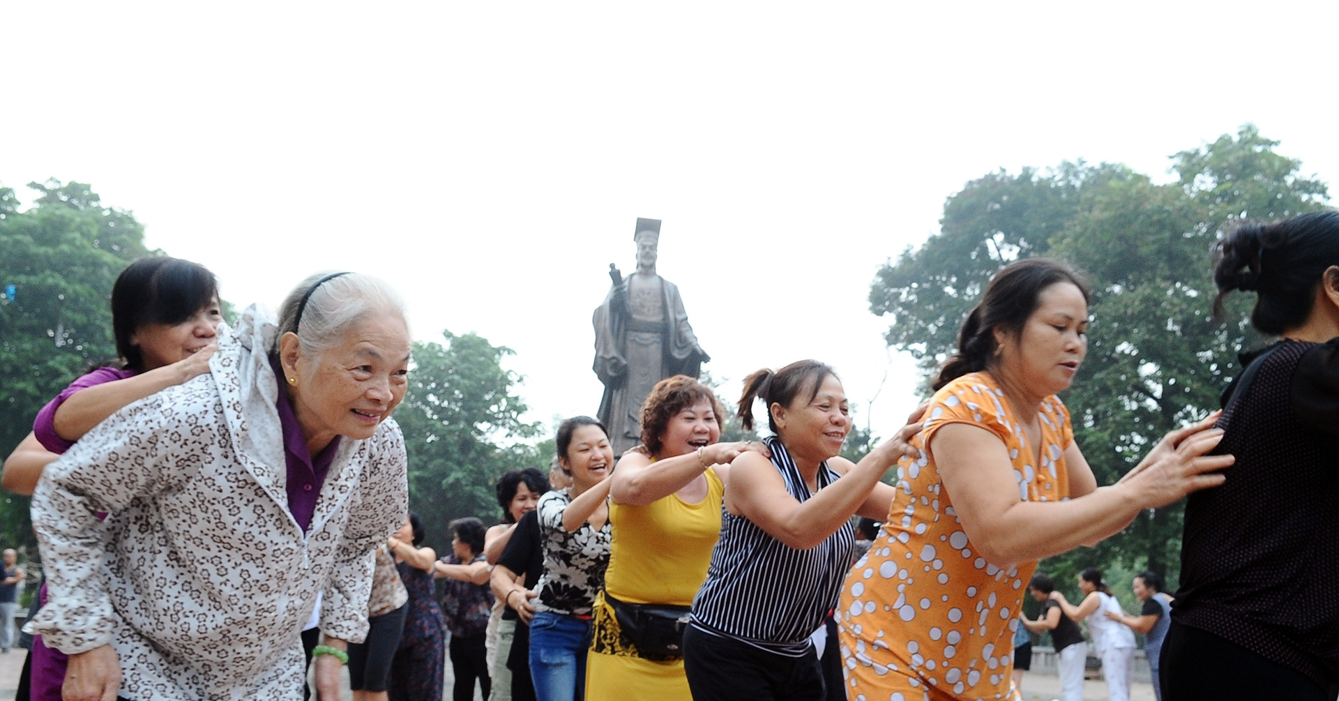 Chính sách mới: Tăng mức trợ cấp cho cán bộ xã già yếu, người có công