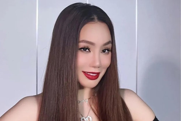 Chuyện gì đang xảy ra với Hồ Quỳnh Hương?