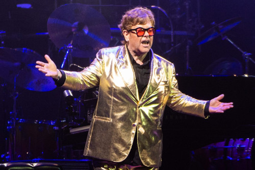 Elton John tuổi 76 không cho các con thừa kế gia tài nửa tỷ USD