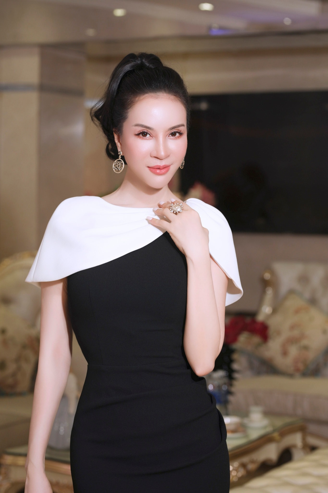 Nữ hoàng ảnh lịch thập niên 90 Thanh Mai: Tôi là hồng nhan bạc tỷ - 5