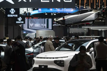 Các hãng xe lớn cuống cuồng thay đổi để cạnh tranh với ô tô điện Trung Quốc