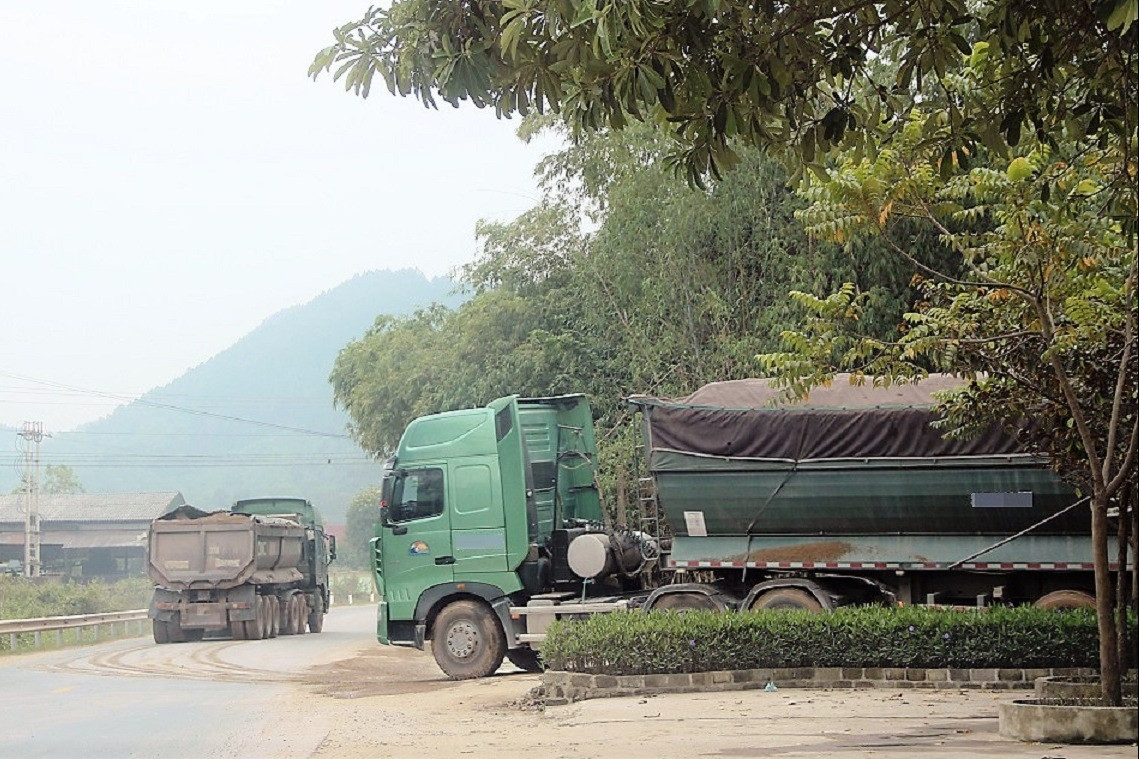 Hàng trăm xe tải, đầu kéo, xe bus ở Nghệ An bị thu hồi phù hiệu