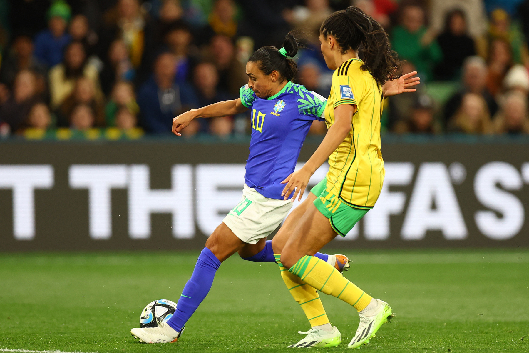 Brazil bị loại sớm ở World Cup: Chia tay buồn của Nữ hoàng Marta