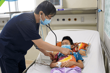 Nhiều trẻ ở Hà Nội tái mắc sốt xuất huyết, nhập viện vì có dấu hiệu nguy hiểm