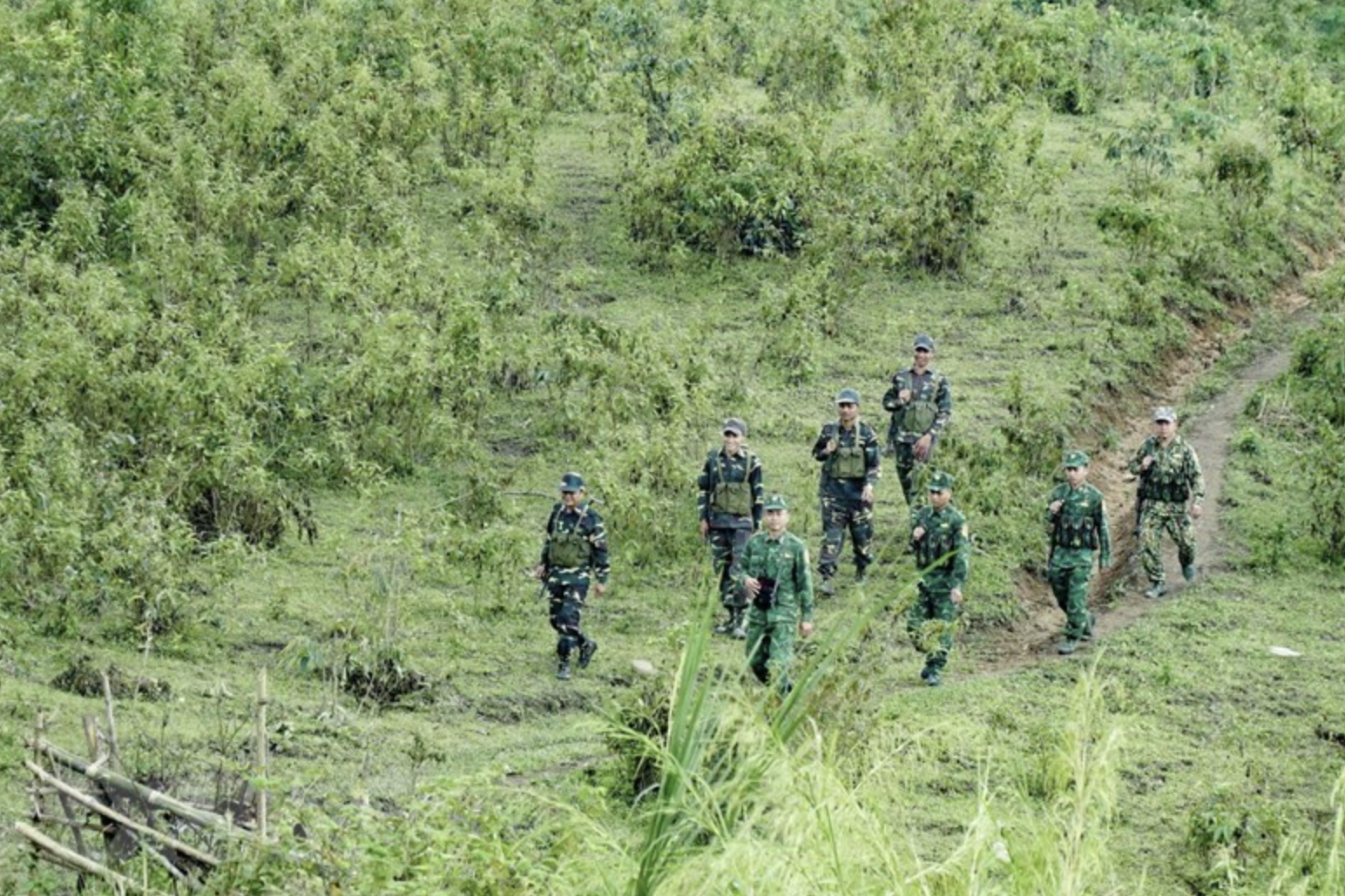 Việt-Lào: Cương quyết ngăn chặn xâm hại đường biên, cột mốc và các hoạt động tội phạm