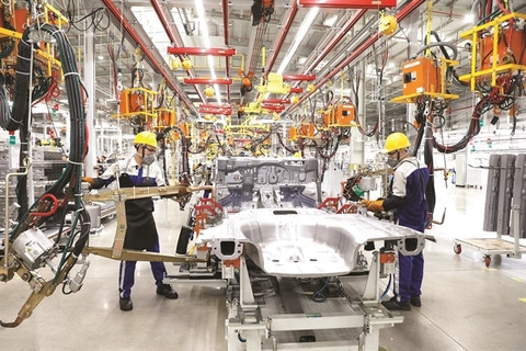 VN’s auto industry needs deeper involvement in global supply: experts