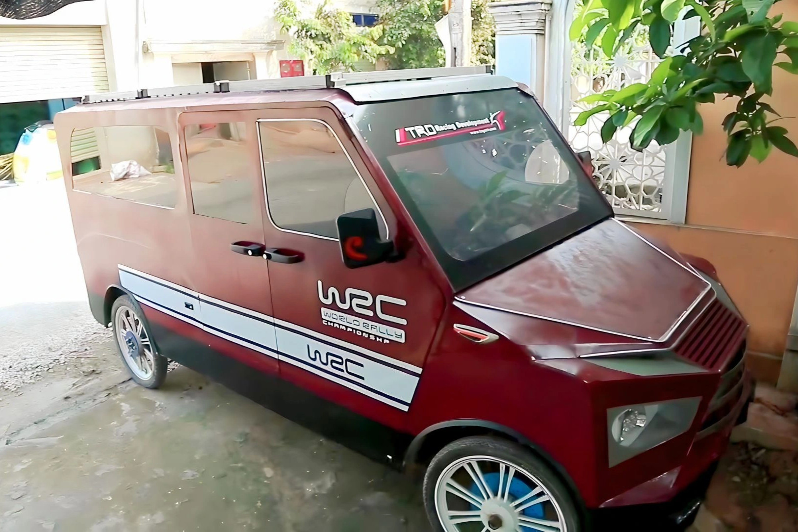 Thanh Hóa: Chồng lấy cả tiền sinh hoạt của vợ để mua sắt vụn chế siêu xe - 5