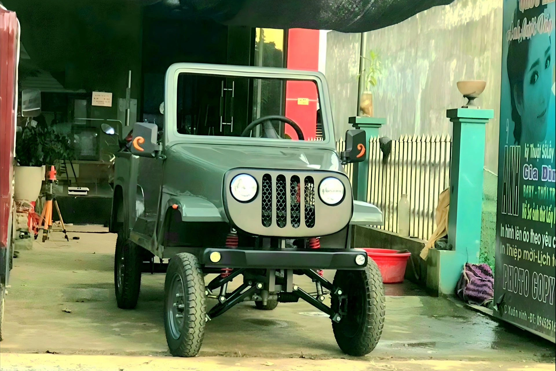 Thanh Hóa: Chồng lấy cả tiền sinh hoạt của vợ để mua sắt vụn chế siêu xe - 6