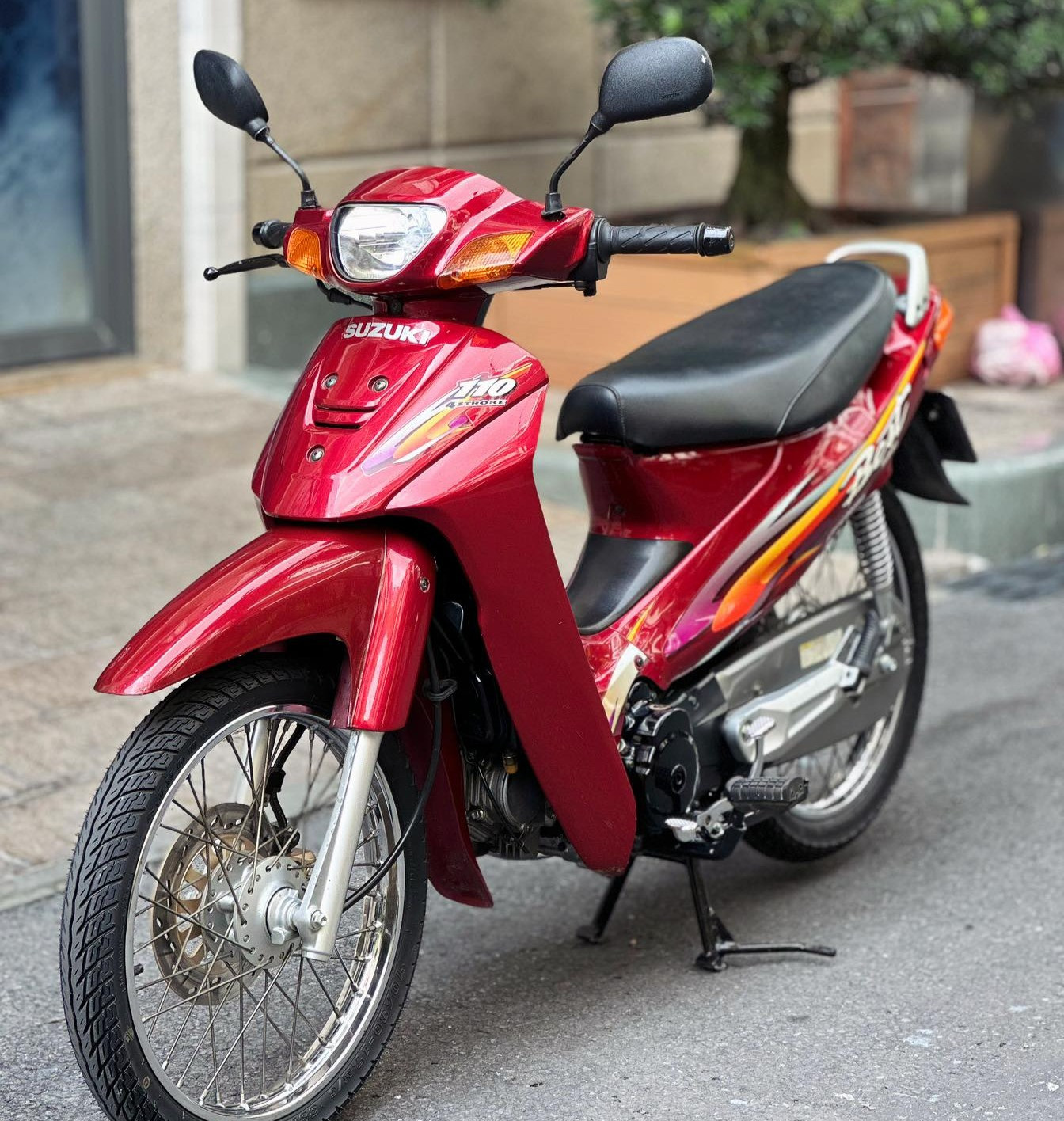 Xe máy Suzuki Best 23 năm tuổi gây ngạc nhiên với giá gần 100 triệu
