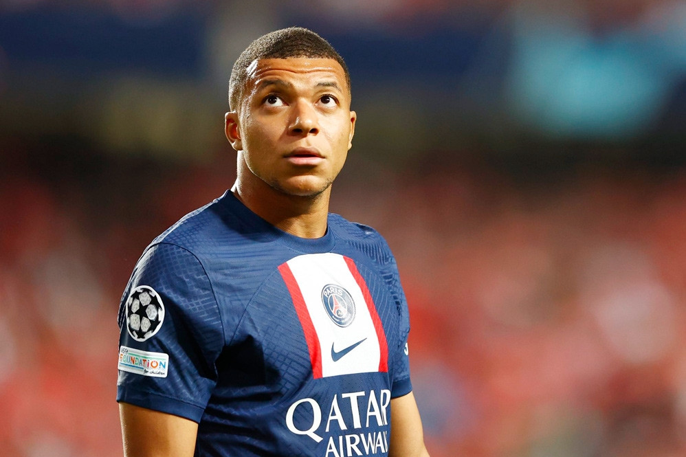 Sếp lớn PSG đuổi Mbappe xuống tập với đội trẻ