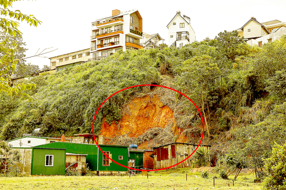 Threat of landslides looms over Central Highlands, South Central Vietnam  ảnh 1