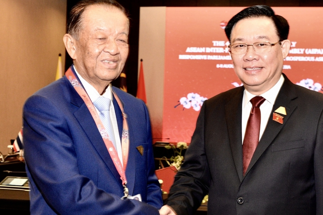 Top Vietnamese legislator meets with Thai House Speaker