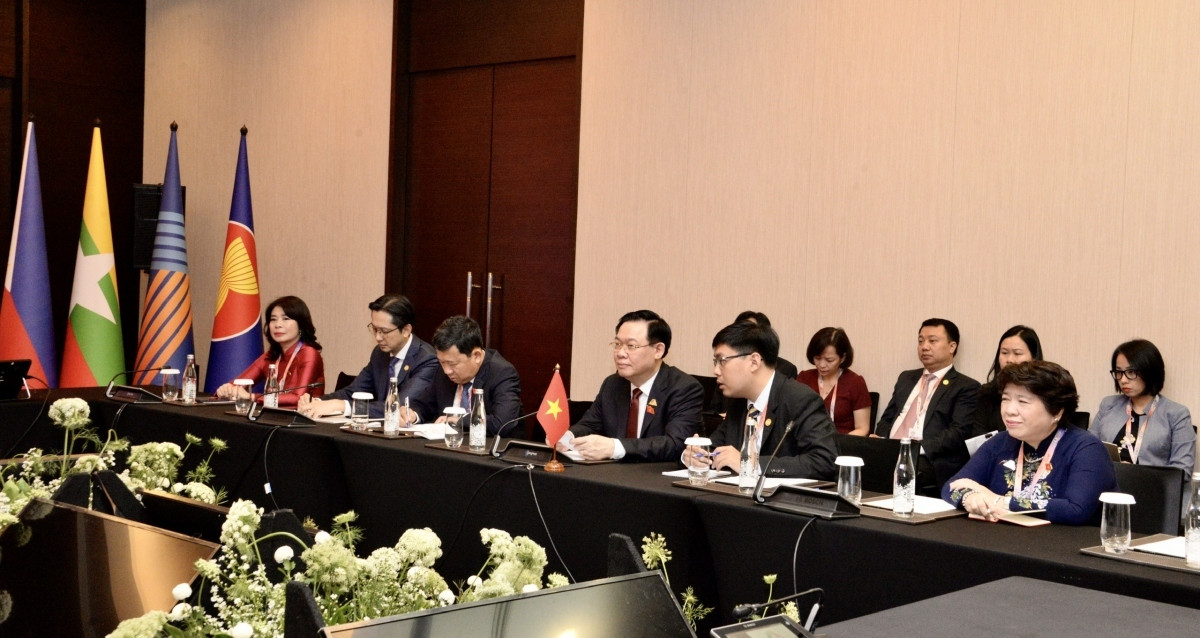 top vietnamese legislator meets with thai house speaker picture 2