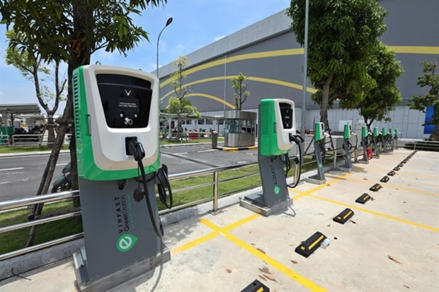 Vietnam to take bold move to promote EV industry, green transition hinh anh 1