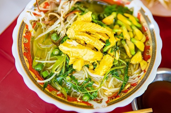 Gỏi bưởi khô cá lóc, lẩu cá bông lau và những đặc sản Châu Đốc níu chân du khách