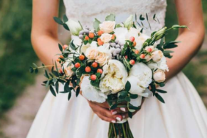 Cô dâu cầm hoa đến đón chú rể, nhà trai ôm con khóc nức nở không nỡ gả đi