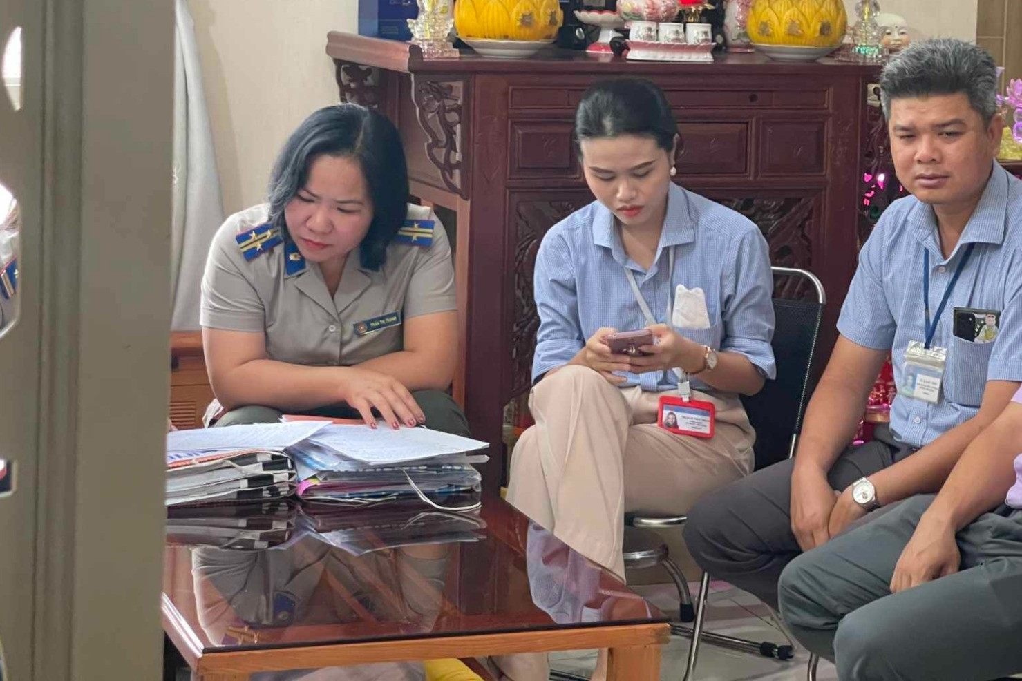 Cưỡng chế nhà của tài xế xe Mercedes để bồi thường cho nữ tiếp viên hàng không