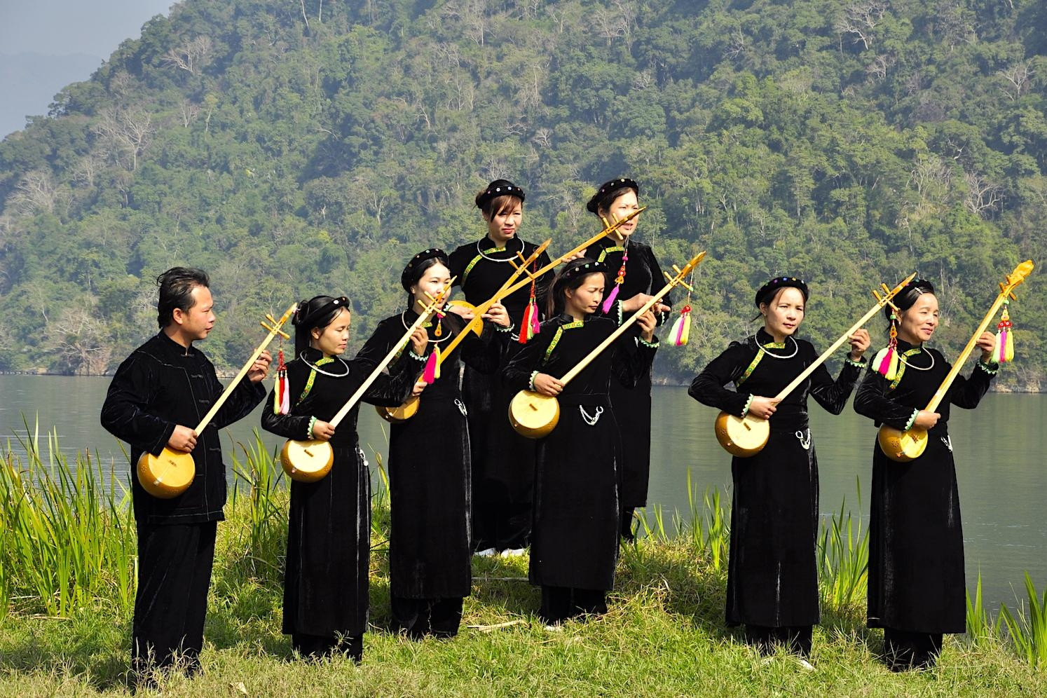 Dân tộc nào đông thứ hai ở Việt Nam?