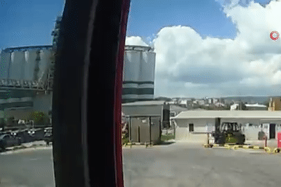 Khoảnh khắc nổ lớn ở Thổ Nhĩ Kỳ làm tháp ngũ cốc đổ sập