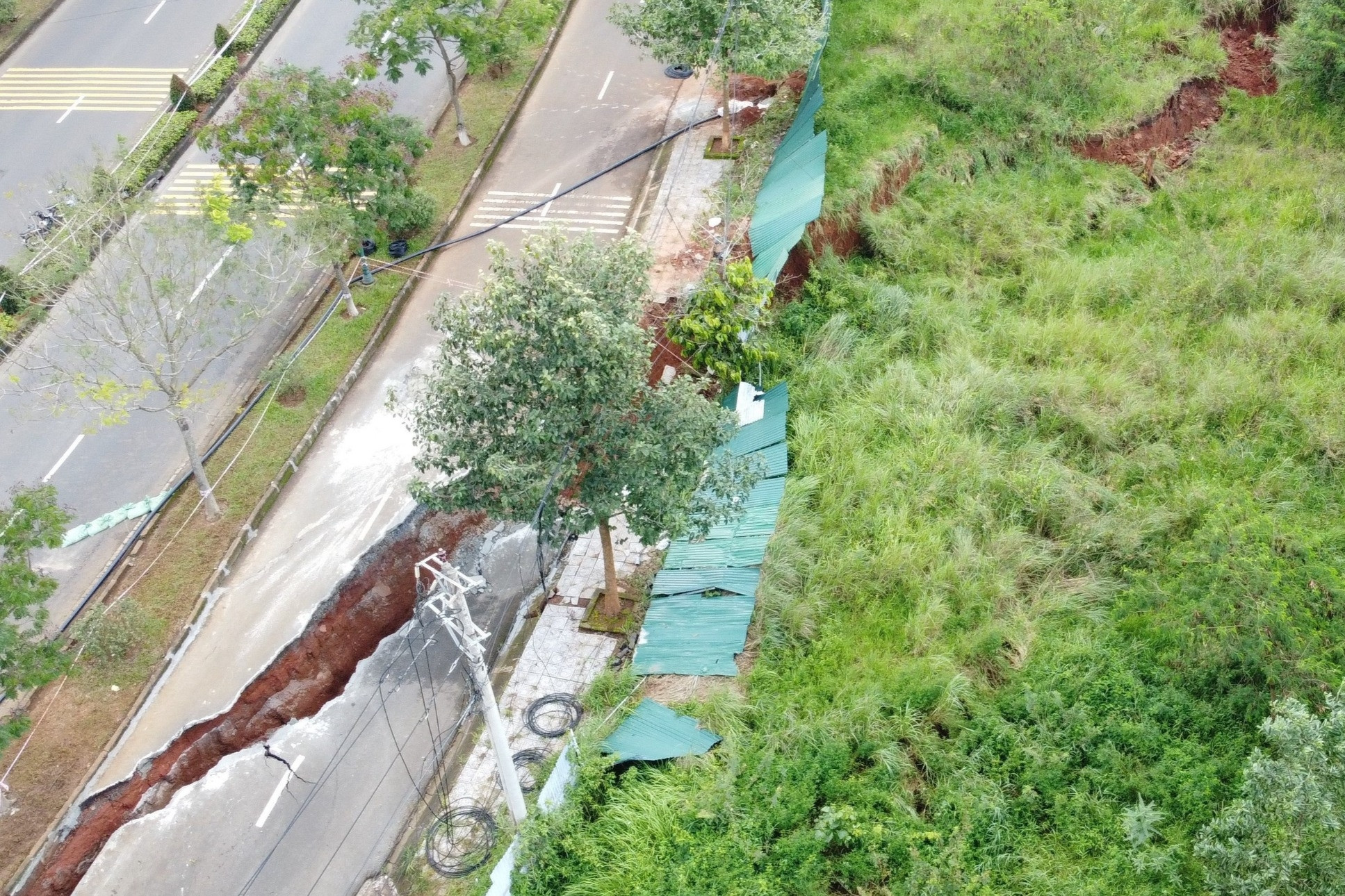 Phó Chủ tịch Đắk Nông: Nứt đất, sạt trượt nhiều nơi chưa từng có tiền lệ