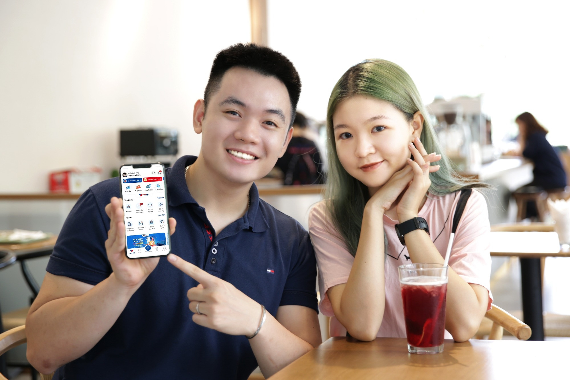 Ưu đãi đặt vé máy bay qua ứng dụng ngân hàng và ví VNPAY