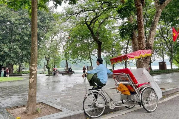 Small, micro businesses in tourism try to stay afloat