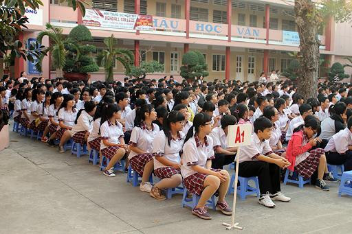 Bị mạo danh nhắn tin cho học sinh, trường ra cảnh báo ngay trong đêm