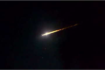 Vệt sáng bí ẩn trên bầu trời Australia được cho là từ tên lửa Nga