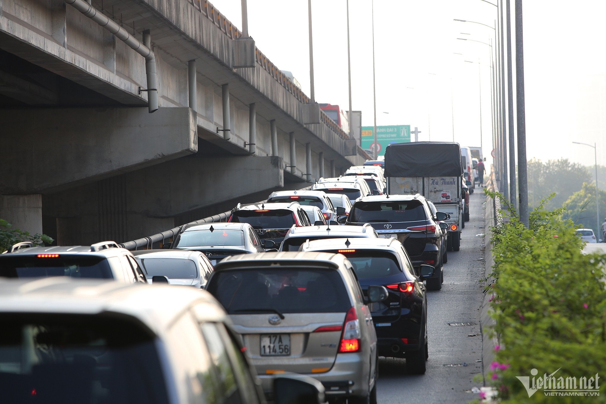 Bản tin trưa 1/9: Ngày đầu kỳ nghỉ lễ 2/9, đường Vành đai 3 Hà Nội ùn dài 10km