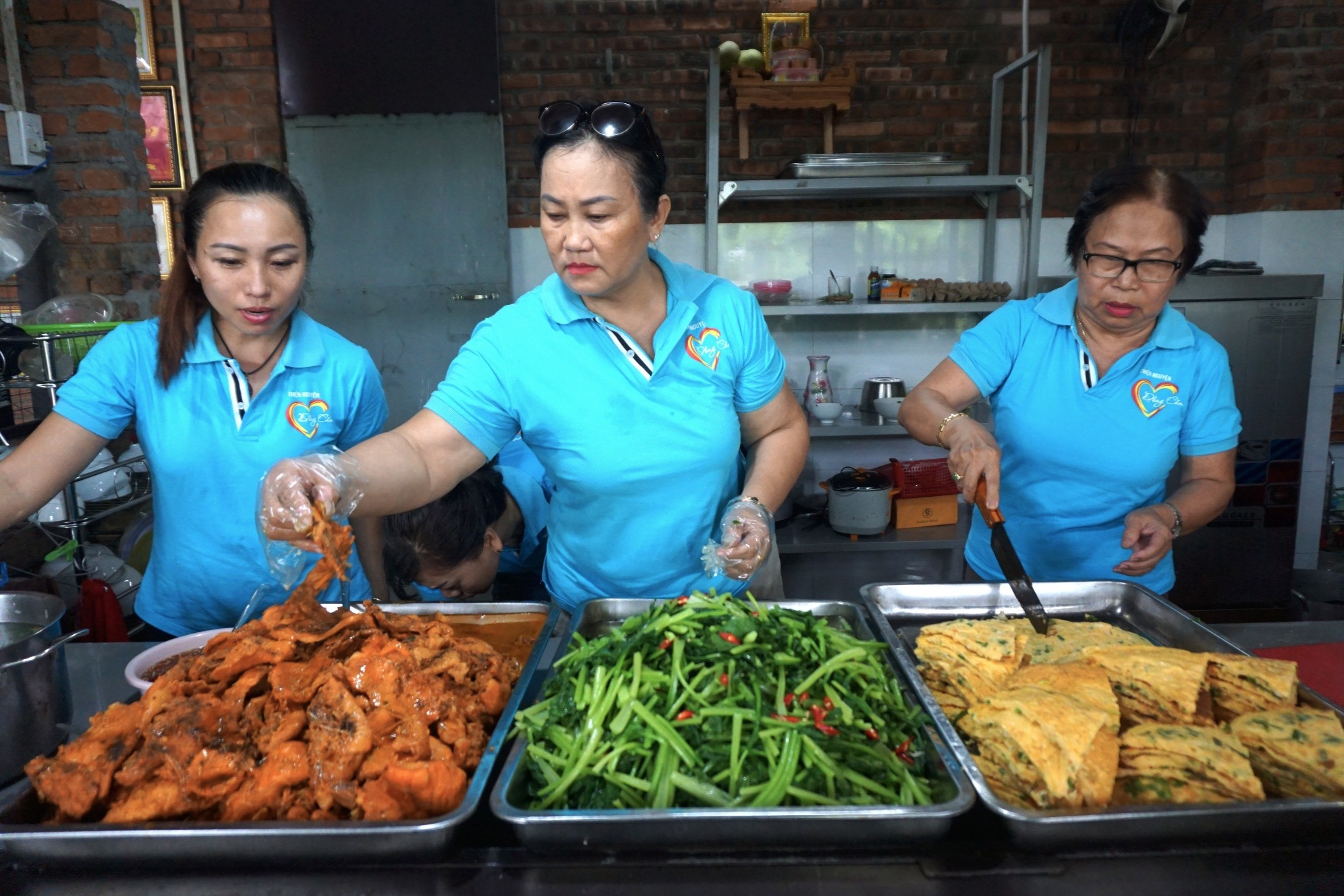 Quán cơm đặc biệt ở Đà Nẵng: Khách ăn trả 2.000 đồng/suất kèm 1 nụ cười