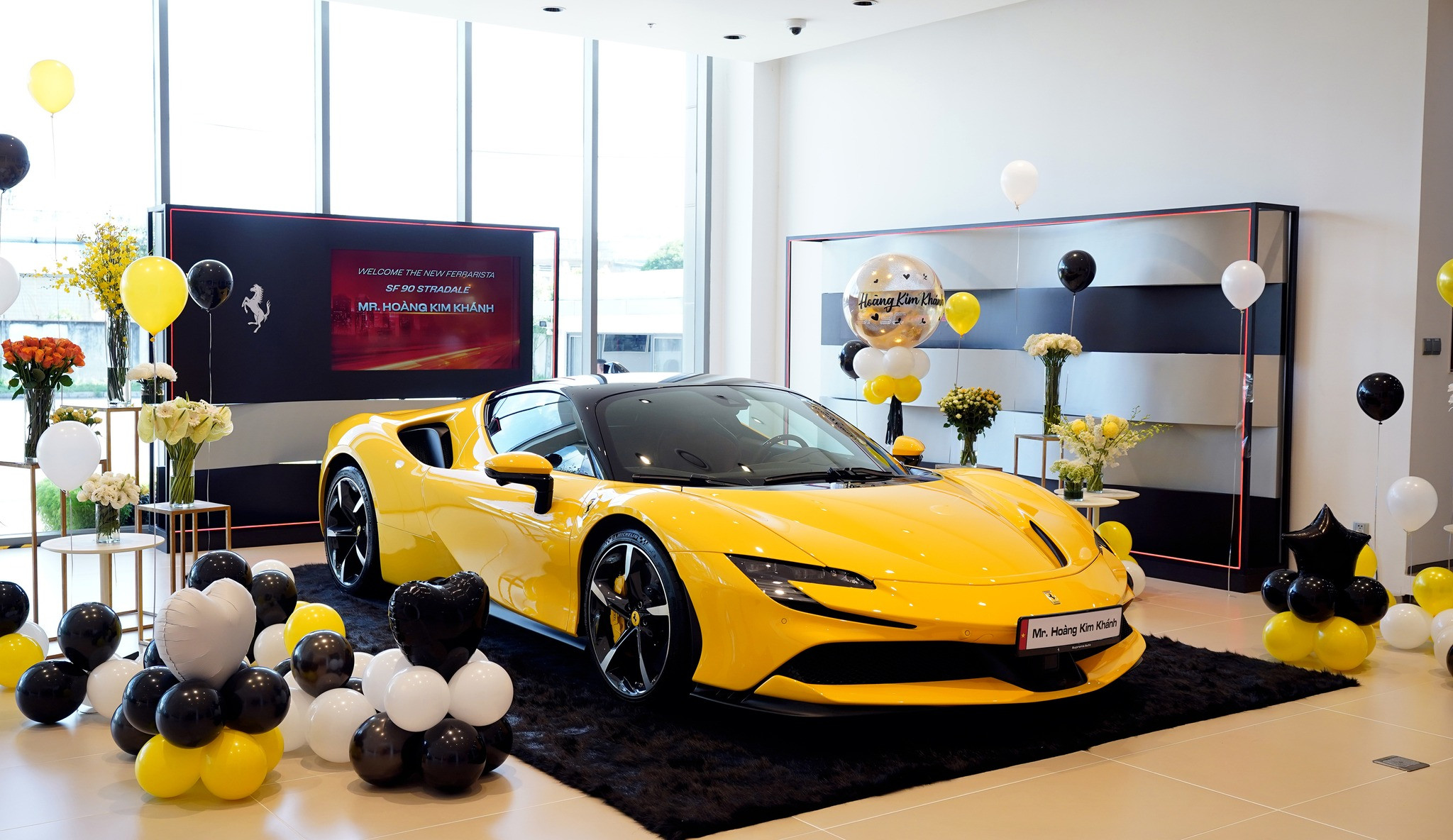 Đại gia Hoàng Kim Khánh tậu siêu xe Ferrari SF90 Stradale trị giá hơn 40 tỷ