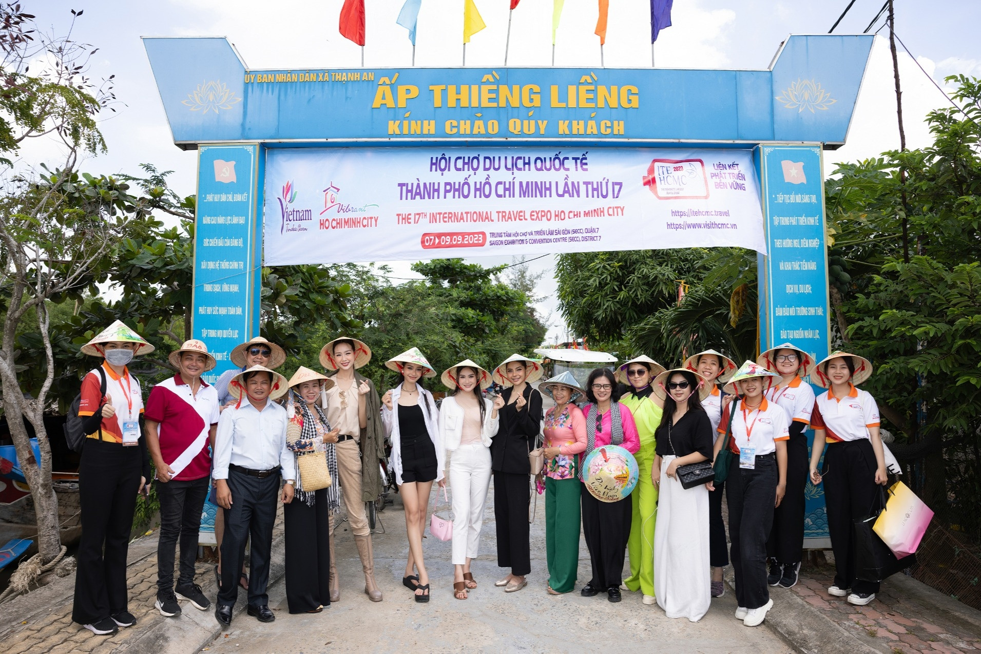 Bảo Ngọc cùng 4 Hoa hậu quốc tế khám phá ấp đảo Thiềng Liềng