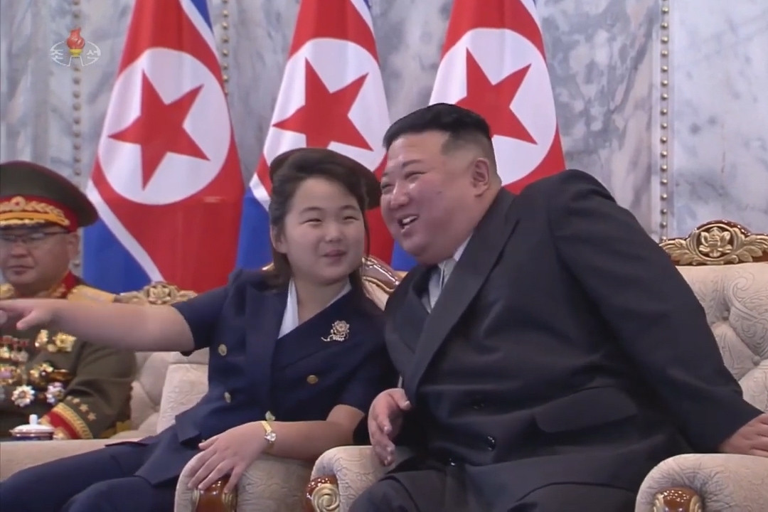 Con gái ông Kim gây chú ý tại lễ diễu binh mừng Quốc khánh của Triều Tiên
