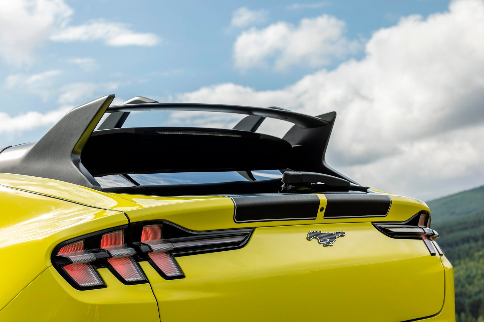 Xe điện Ford Mustang Mach-E có thêm phiên bản địa hình