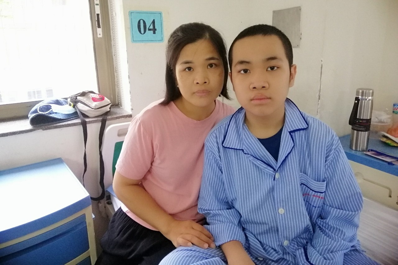 Khát khao trở thành bác sĩ của nam sinh 10 năm chống chọi với bệnh ung thư máu