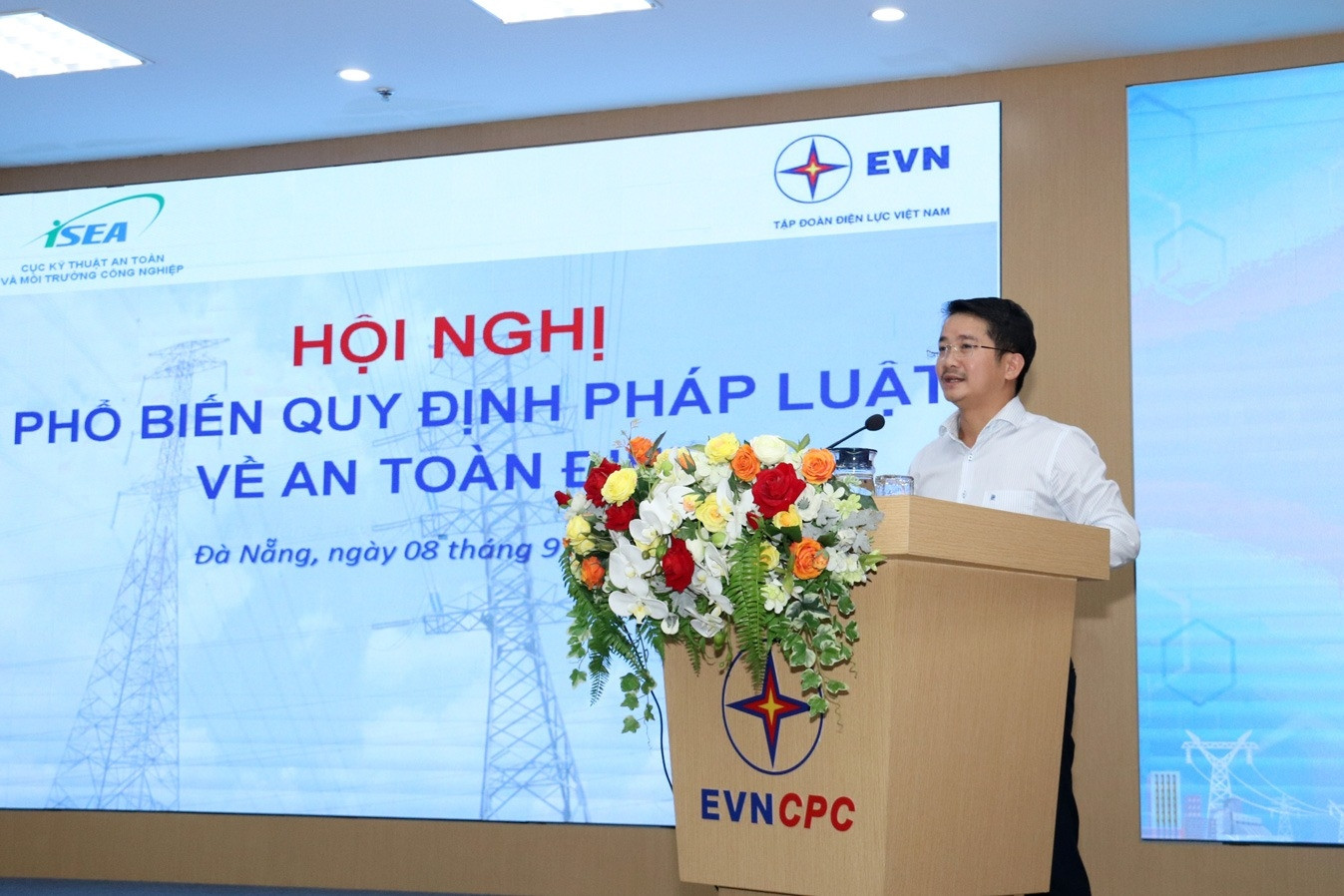 Nâng cao kiến thức pháp luật về an toàn điện