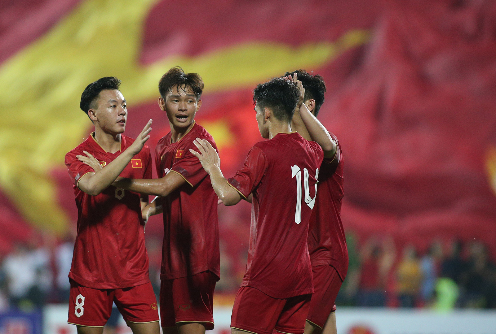 U23 Việt Nam đấu U23 Singapore: Thử nghiệm và thắng đẹp