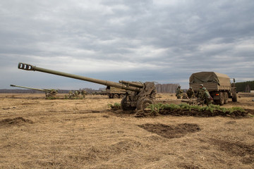 Video tên lửa HIMARS Ukraine phá hủy trận địa pháo Nga