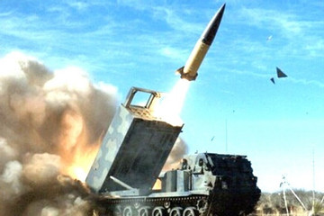 Mỹ cân nhắc gửi tên lửa tầm xa gắn đạn chùm cho Kiev, Nga nêu điều kiện đàm phán