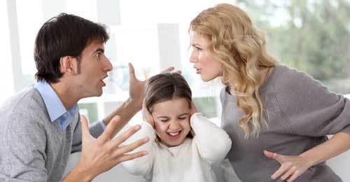 Ứng xử thông minh để con không tổn thương khi cha mẹ ly hôn