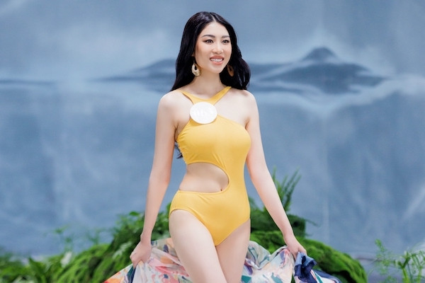 Giám khảo Hoa hậu Trái đất Việt Nam bực vì thí sinh diễn bikini kém