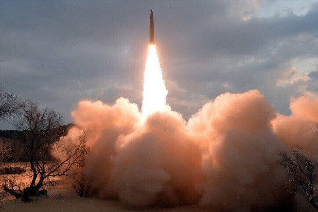 Hàn Quốc và Nhật Bản nói Triều Tiên phóng tên lửa đạn đạo