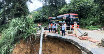 Lao Cai: 10 people died and went missing due to floods